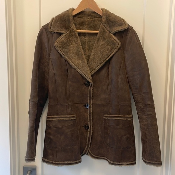 SzM Danier Brown Antiqued Leather Blazer 3 Button Barn jacket faux fur line EUC - Picture 1 of 13